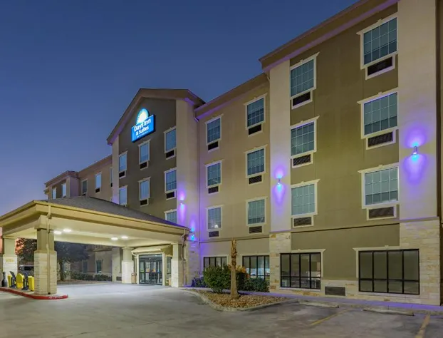 Days Inn & Suites by Wyndham San Antonio near Frost Bank Center hotel detail image 1