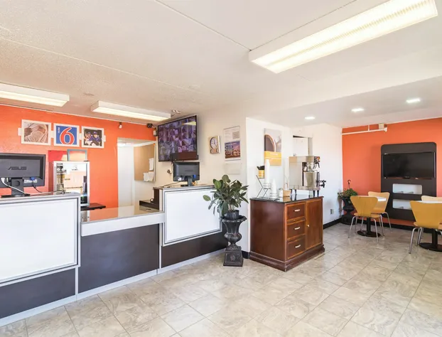 Motel 6 Joliet, IL - I-80 hotel detail image 3