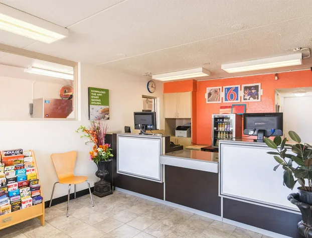 Motel 6 Joliet, IL - I-80 hotel detail image 4