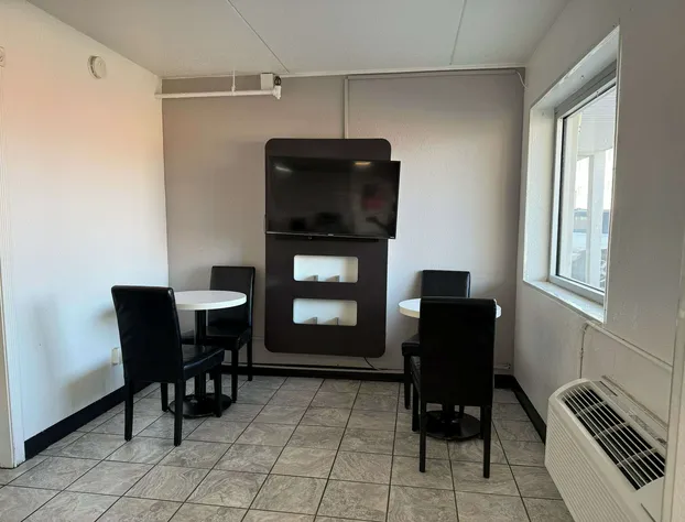 Motel 6 Joliet, IL - I-80 hotel detail image 3