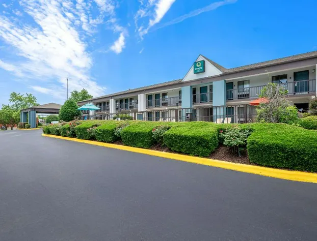 Quality Inn Pelham I-65 exit 246 hotel detail image 1