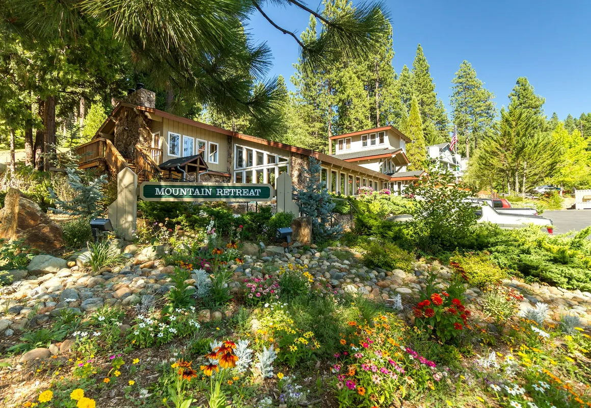 Mountain Retreat Resort hotel hero