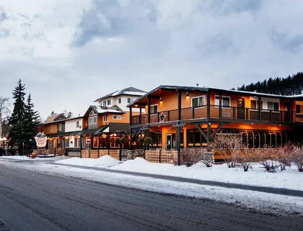 Mount Robson Inn hotel detail image 2