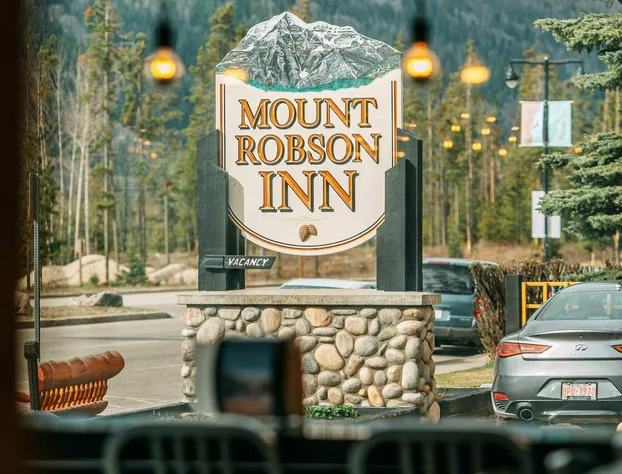 Mount Robson Inn hotel detail image 4