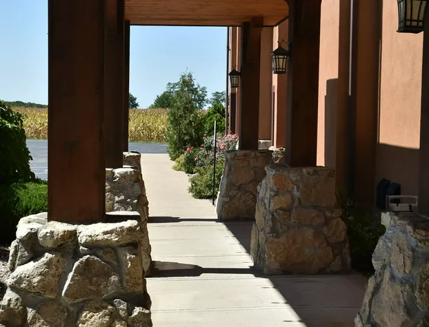 Comfort Inn & Suites Macon hotel detail image 2