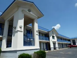 Americas Best Value Inn Hillsboro hotel hero