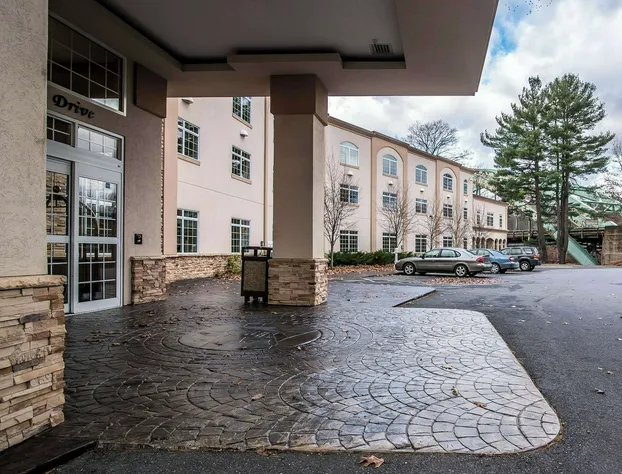 Riverside Hotel, an Ascend Collection Hotel hotel detail image 3