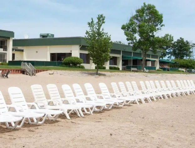 Tawas Bay Beach Resort hotel detail image 1