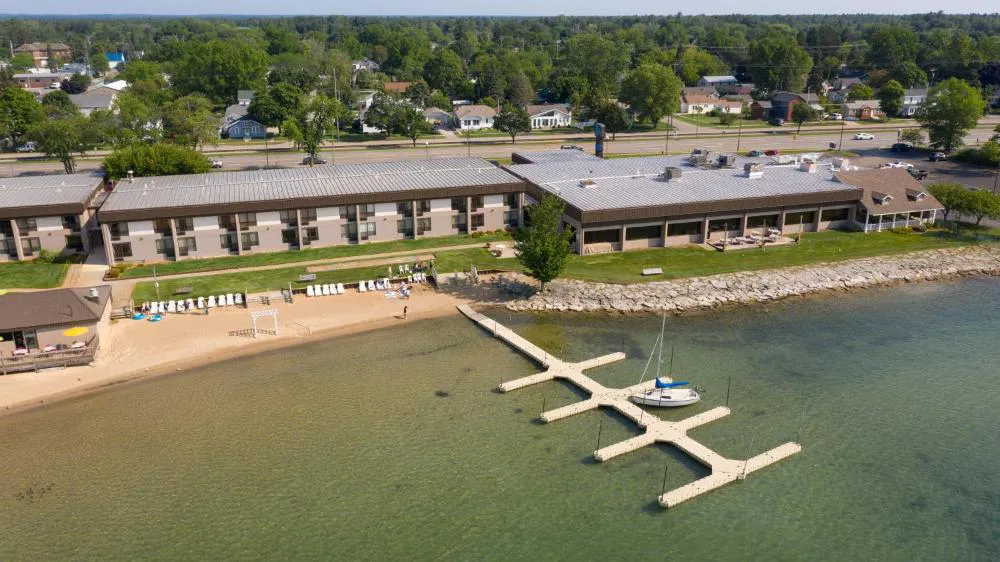 Tawas Bay Beach Resort hotel hero
