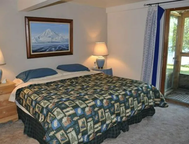 Daniels Lake Lodge B&B hotel detail image 4