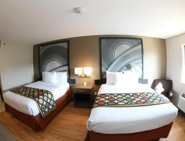 Super 8 by Wyndham Portsmouth hotel detail image 4