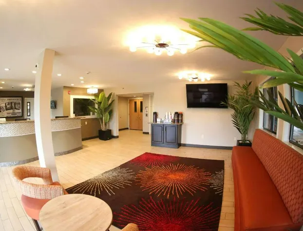 Super 8 by Wyndham Portsmouth hotel detail image 1