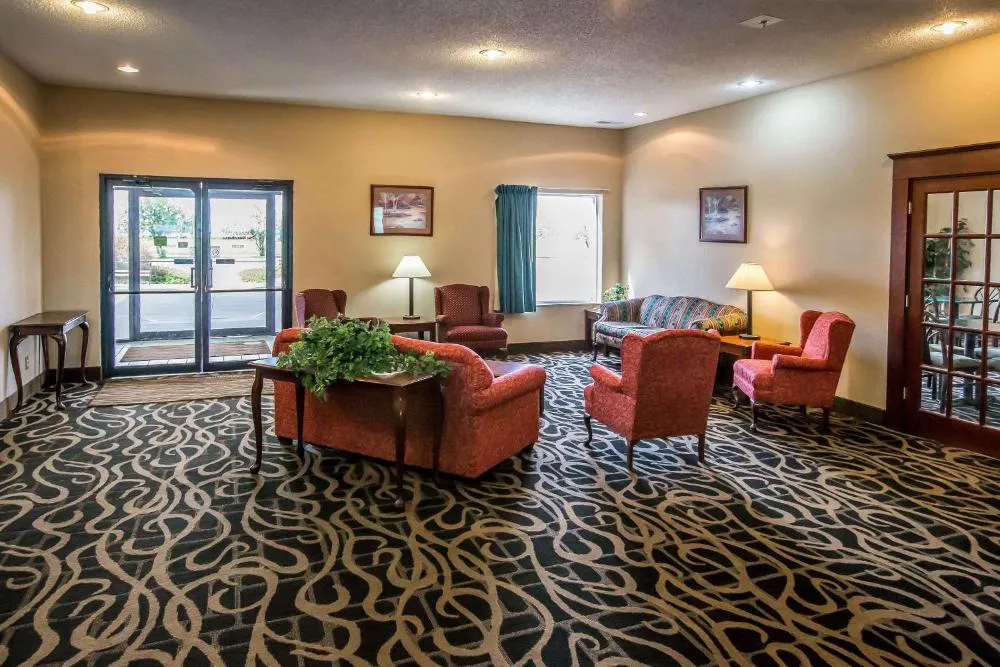 Quality Inn & Suites Mendota near I-39 hotel hero
