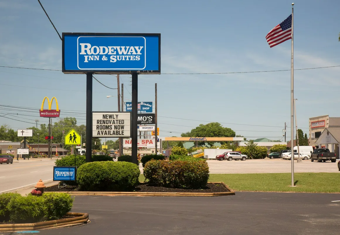 Super 8 by Wyndham Daleville/Fort Novosel hotel hero