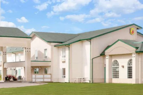 Super 8 by Wyndham Morden hotel hero