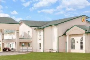 Super 8 by Wyndham Morden hotel detail image 1