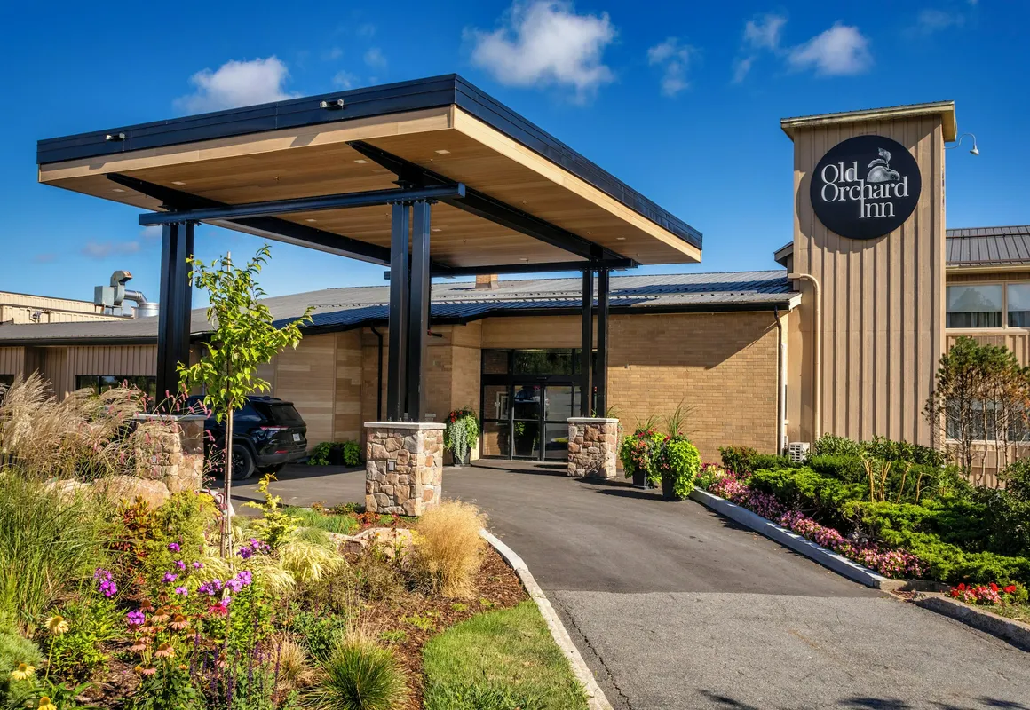 Old Orchard Inn hotel hero