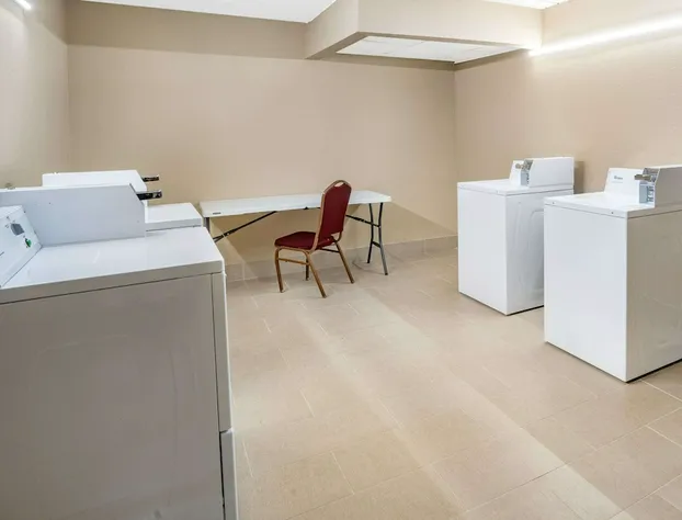 Baymont by Wyndham Knoxville I-75 hotel detail image 4