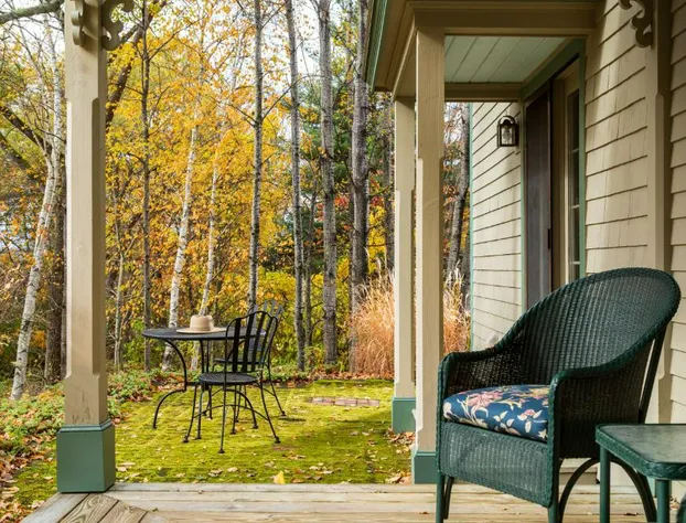 Chesterfield Inn hotel detail image 2