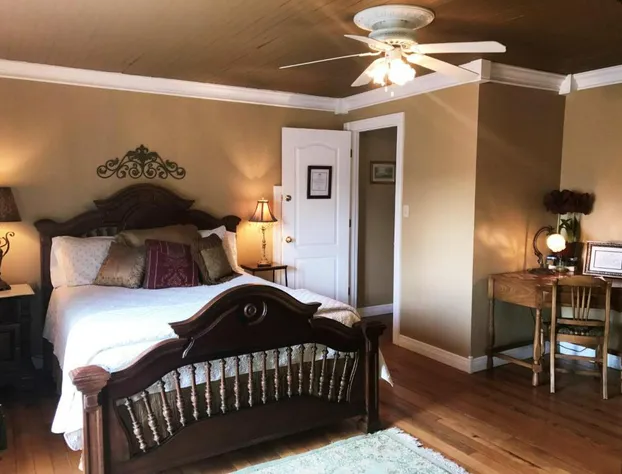 Hill House Bed and Breakfast hotel detail image 1