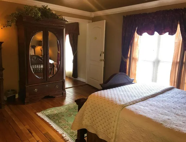 Hill House Bed and Breakfast hotel detail image 2