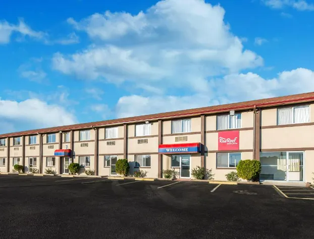 Red Roof Inn & Suites Wapakoneta hotel detail image 3