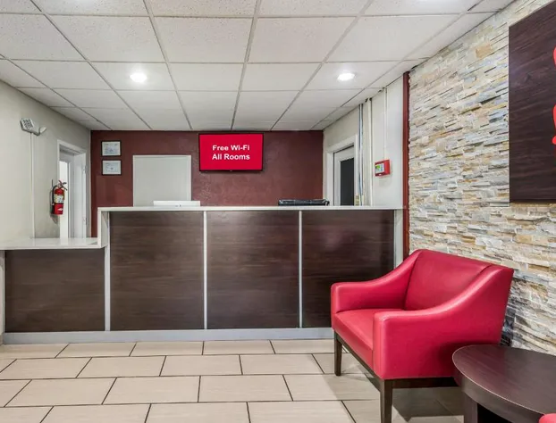 Red Roof Inn & Suites Wapakoneta hotel detail image 4