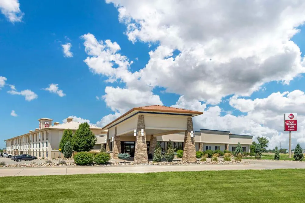 Best Western Plus Mid Nebraska Inn & Suites hotel hero