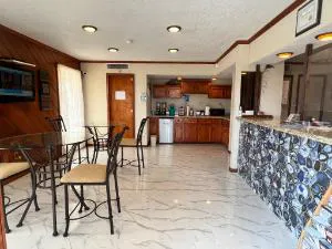 Americas Best Value Inn Edna hotel detail image 3