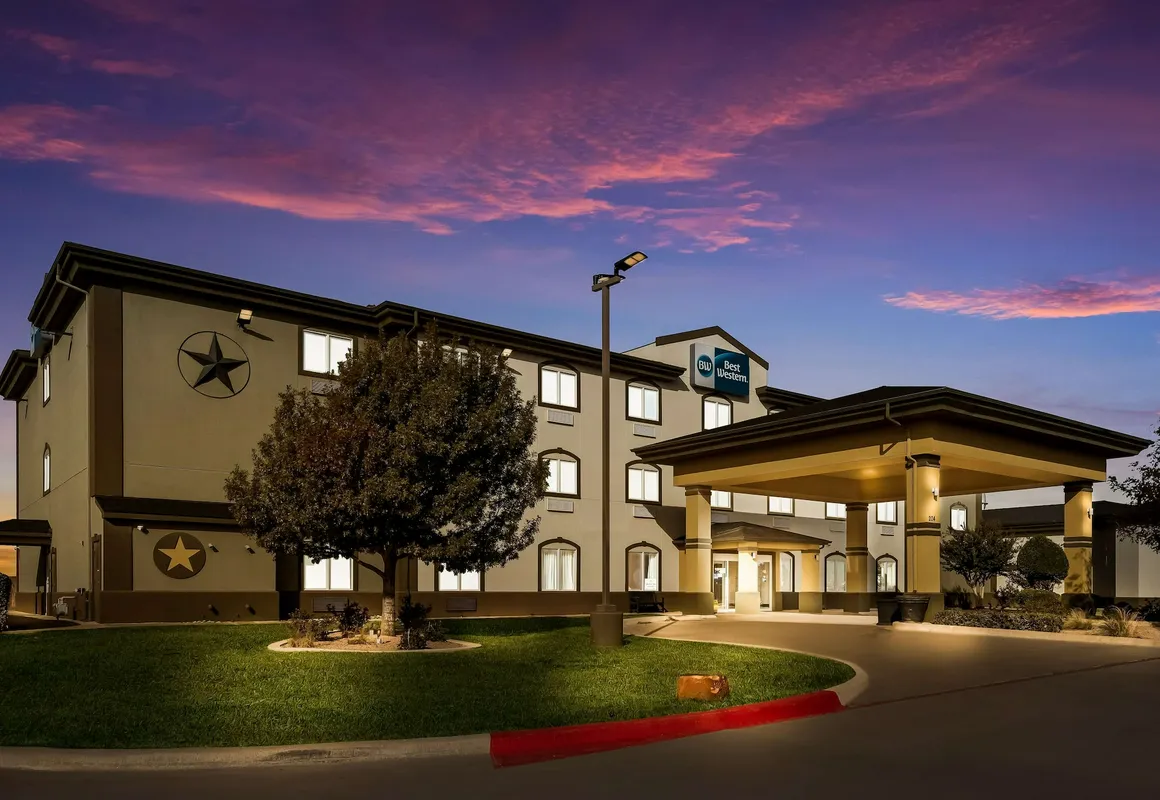 Best Western South Plains Inn & Suites hotel hero