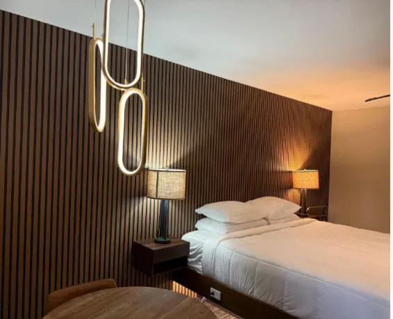 Lone Eagle Lodge hotel detail image 3