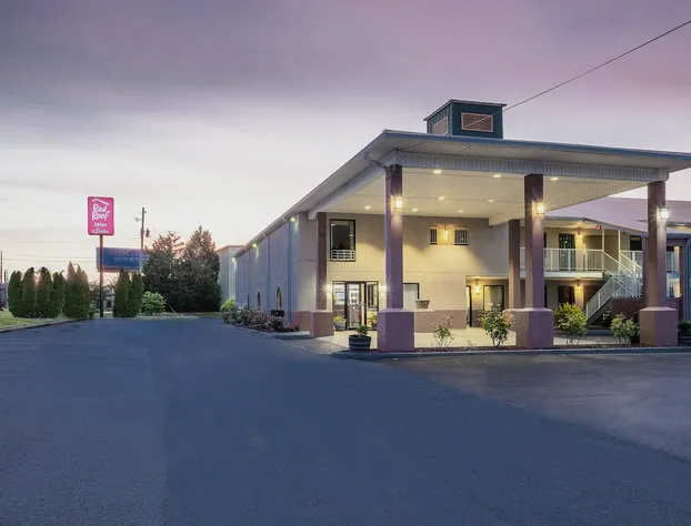 Red Roof Inn & Suites Rome hotel detail image 1