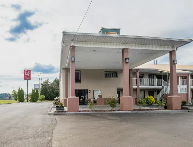 Red Roof Inn & Suites Rome hotel detail image 2