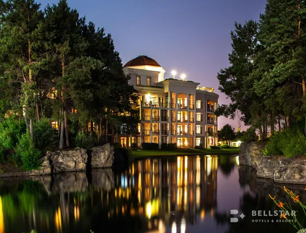 The Royal Kelowna hotel detail image 1