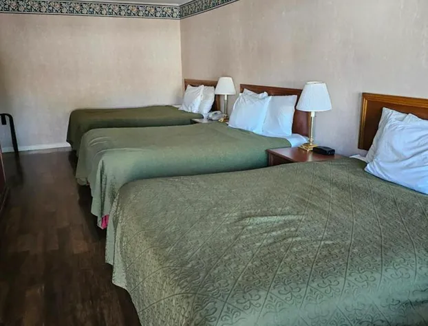 Travelodge by Wyndham Mackinaw City hotel detail image 4