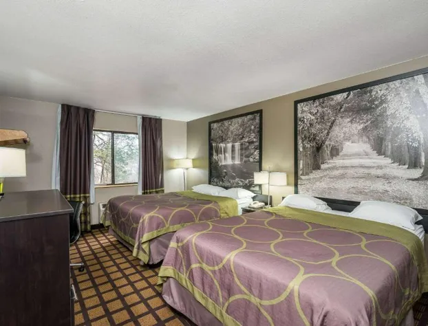 Super 8 by Wyndham Munfordville KY hotel detail image 2