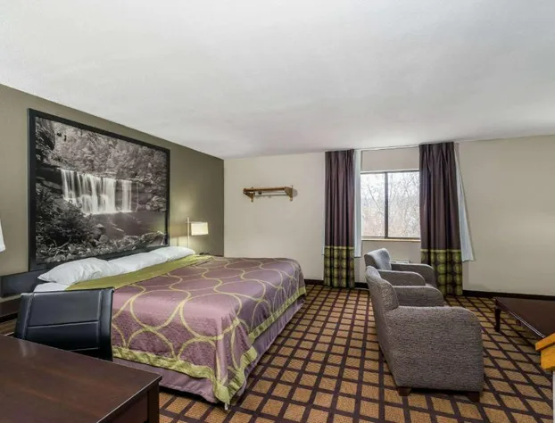 Super 8 by Wyndham Munfordville KY hotel detail image 3