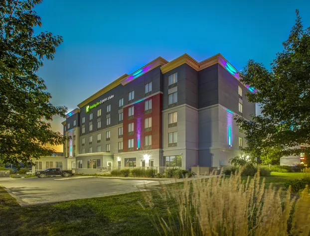 Holiday Inn Express & Suites Woodstock South by IHG hotel detail image 2