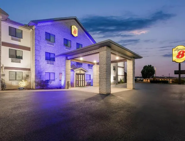 Super 8 by Wyndham Uniontown PA hotel detail image 1
