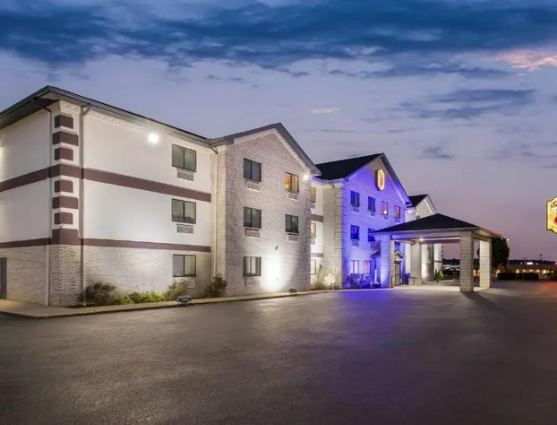 Super 8 by Wyndham Uniontown PA hotel detail image 2