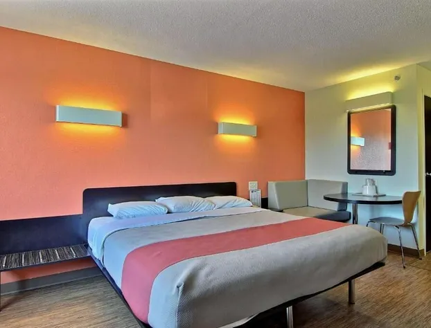 Ameri Vu Inn hotel detail image 4