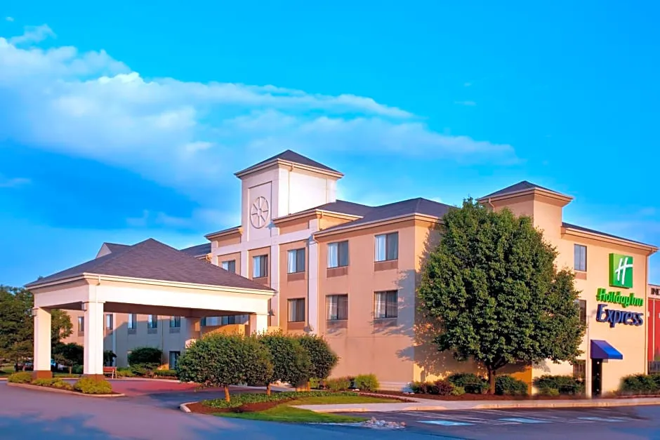 Baymont by Wyndham Merrillville hotel hero