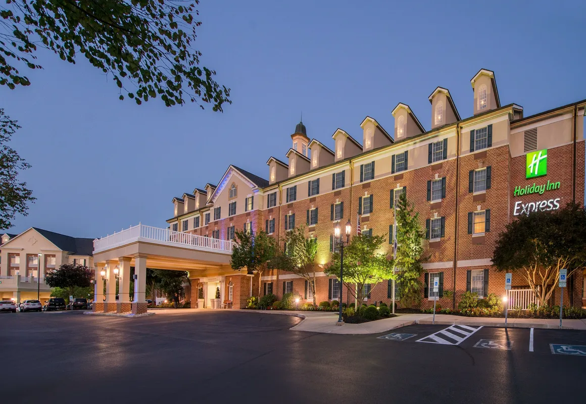 Holiday Inn Express State College at Williamsburg Square by IHG hotel hero