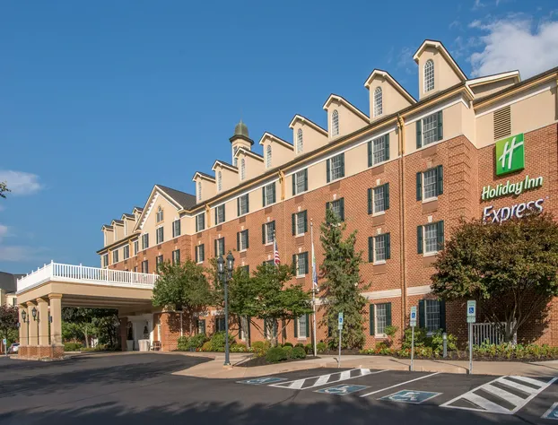 Holiday Inn Express State College at Williamsburg Square by IHG hotel detail image 1