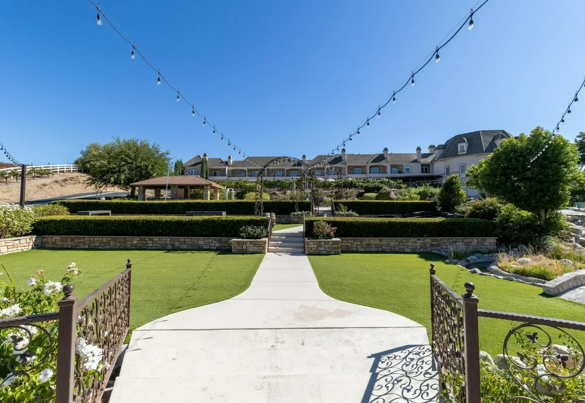 Inn at Churon Winery hotel hero