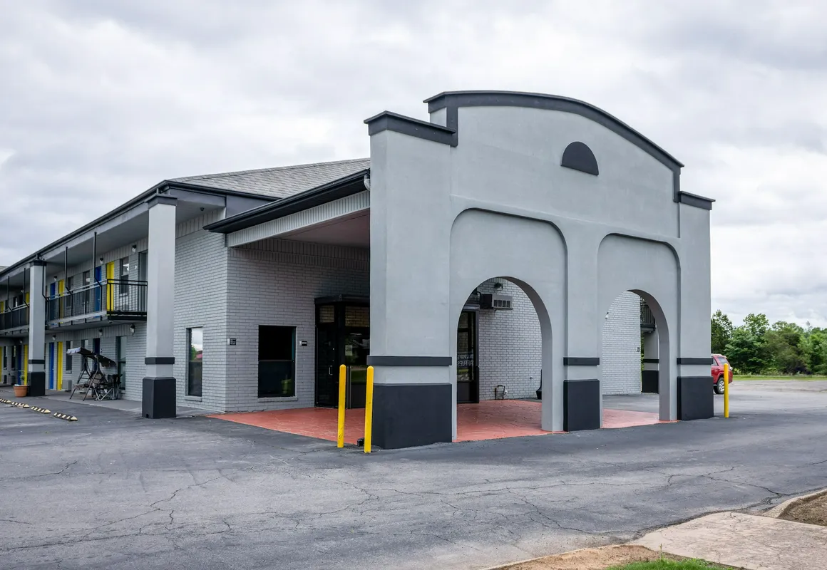 Morrilton Inn hotel hero