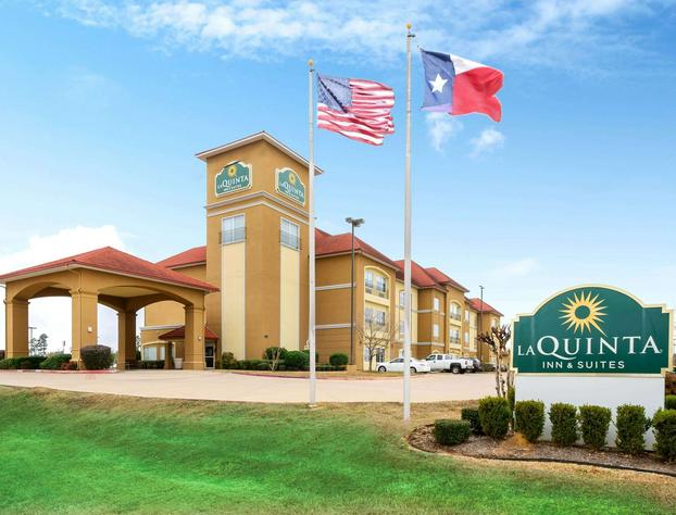 La Quinta Inn & Suites by Wyndham Longview North hotel detail image 1