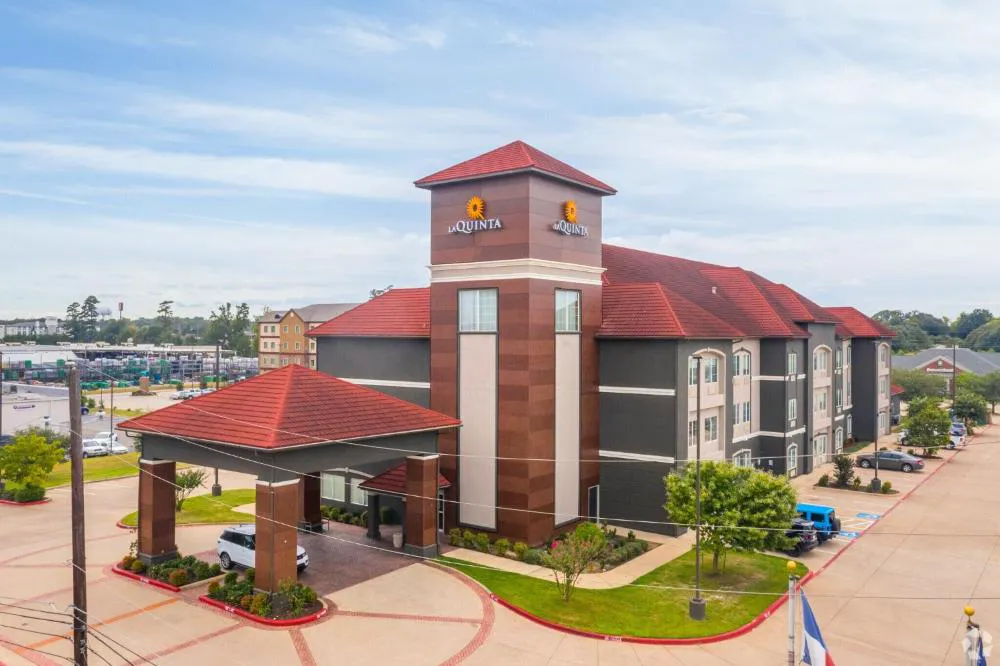 La Quinta Inn & Suites by Wyndham Longview North hotel hero