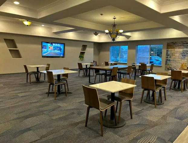 La Quinta Inn & Suites by Wyndham Longview North hotel detail image 3