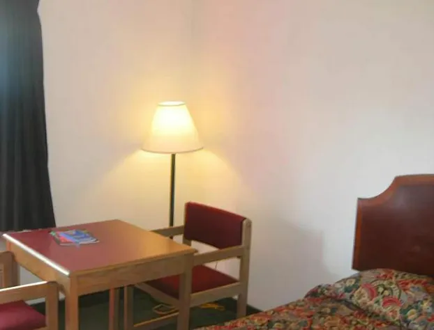 Knights Inn Center Valley hotel detail image 1